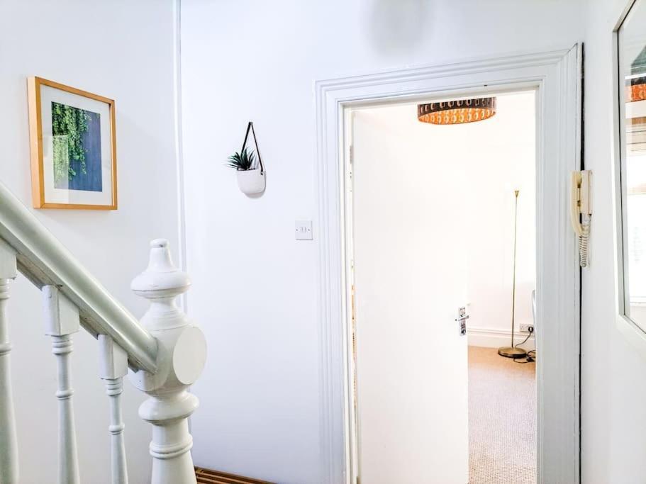 3 Bed Flat Near To Cardiff And Cardiff Bay Apartment Екстериор снимка