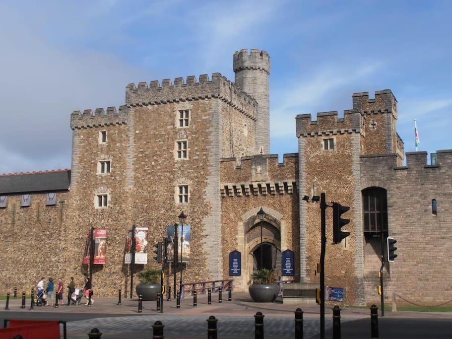 3 Bed Flat Near To Cardiff And Cardiff Bay Apartment Екстериор снимка